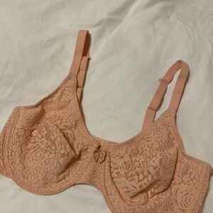 Wacoal Lace Underwire Bra in Soft Peach